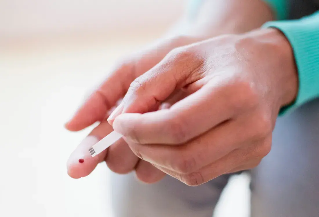 mastering-self-tests-how-to-accurately-finger-prick-yourself-for-vitamin-deficiency